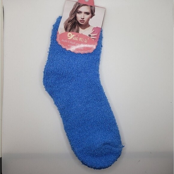 𝅺soft snuggly fuzzy cozy blue socks - Picture 1 of 2